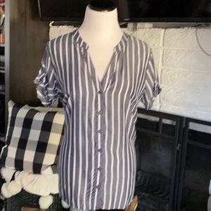 New York & Co. button up short sleeve top